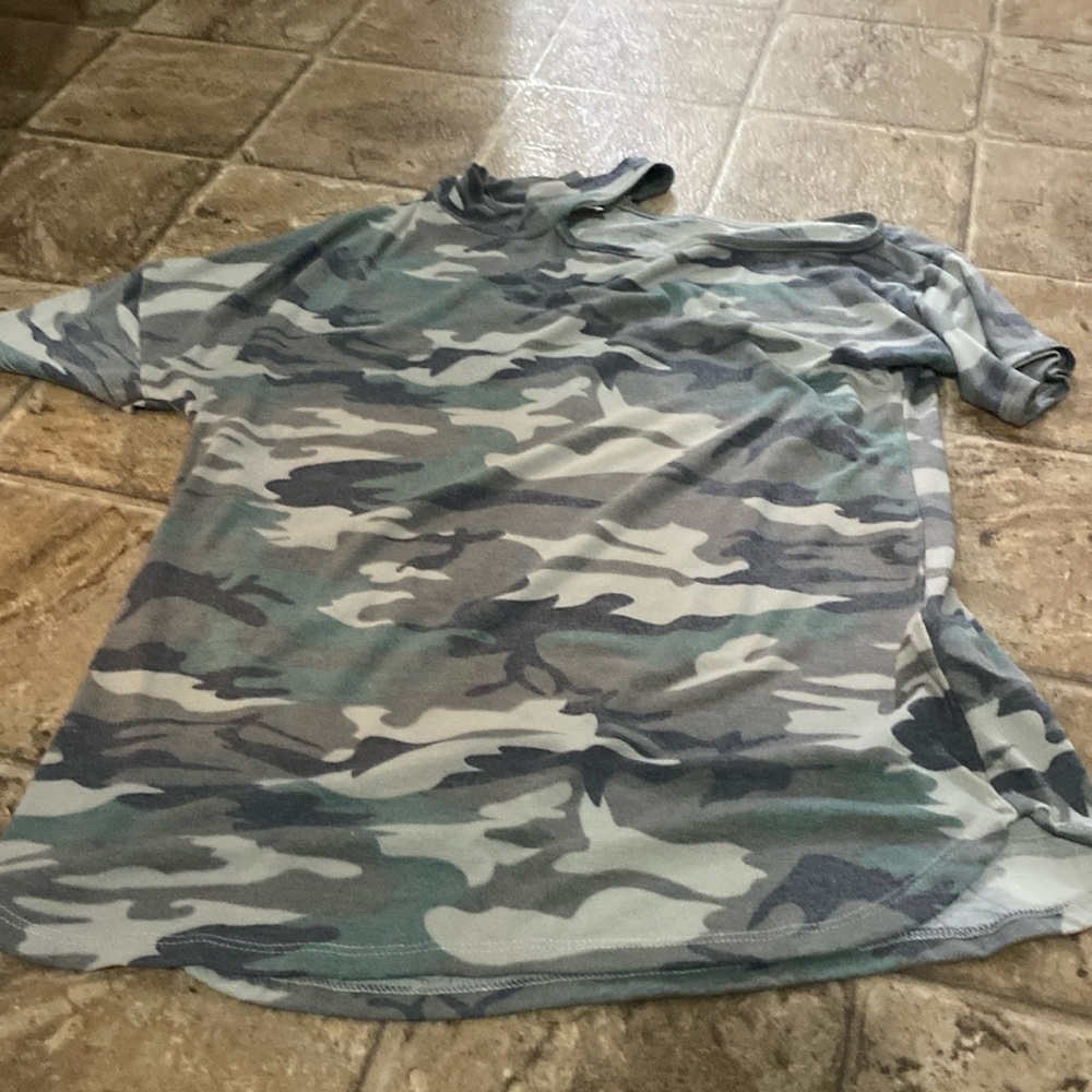 Camo open shoulder shirt